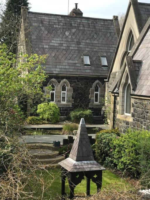 Old Schoolhouse, Galgorm Villa Exterior foto