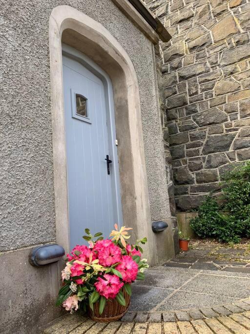 Old Schoolhouse, Galgorm Villa Exterior foto
