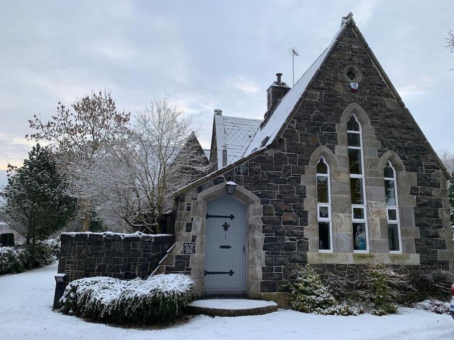 Old Schoolhouse, Galgorm Villa Exterior foto