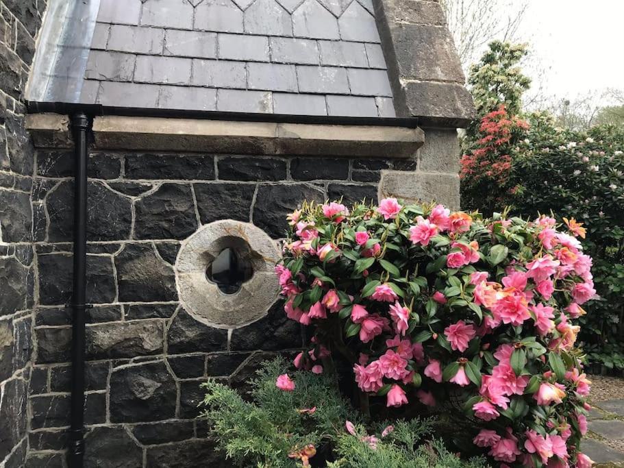 Old Schoolhouse, Galgorm Villa Exterior foto