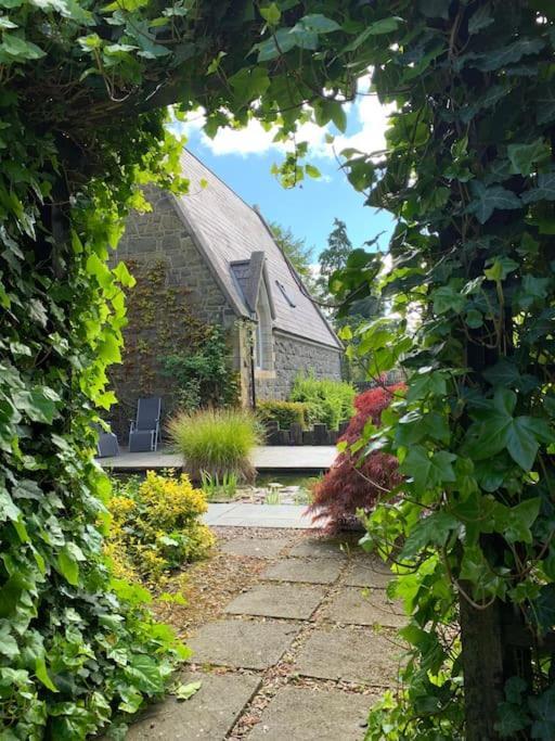 Old Schoolhouse, Galgorm Villa Exterior foto